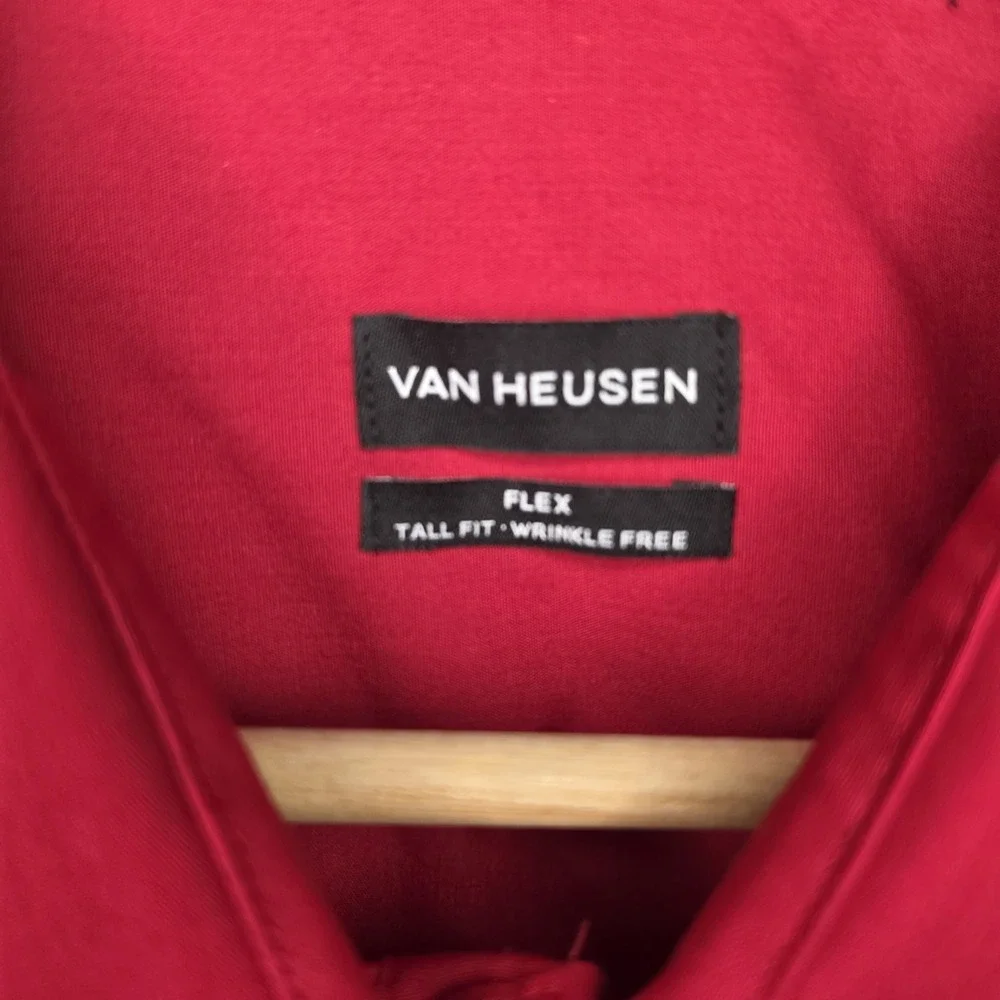 Van Heusen Dress Shirt Mens 19 36/37 Red Button Flex Tall Fit Wrinkle Free
